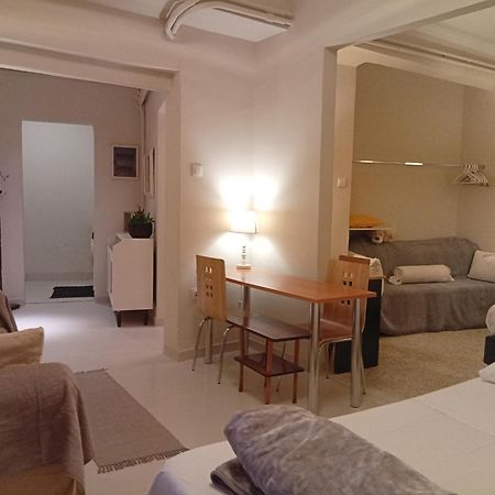 Filopappou Decent Apartment アテネ エクステリア 写真