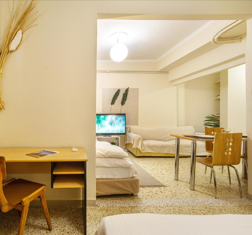 Filopappou Decent Apartment アテネ エクステリア 写真