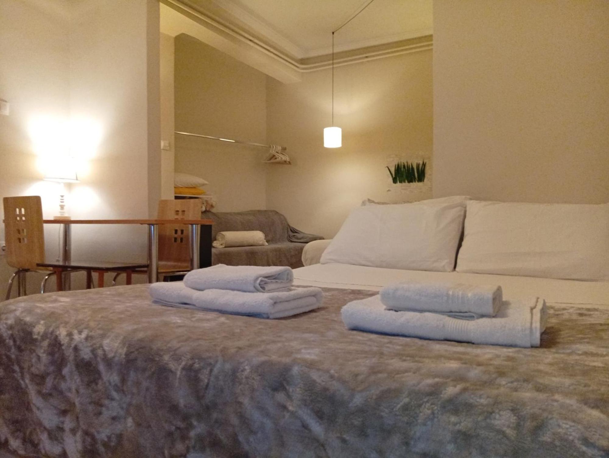 Filopappou Decent Apartment アテネ エクステリア 写真