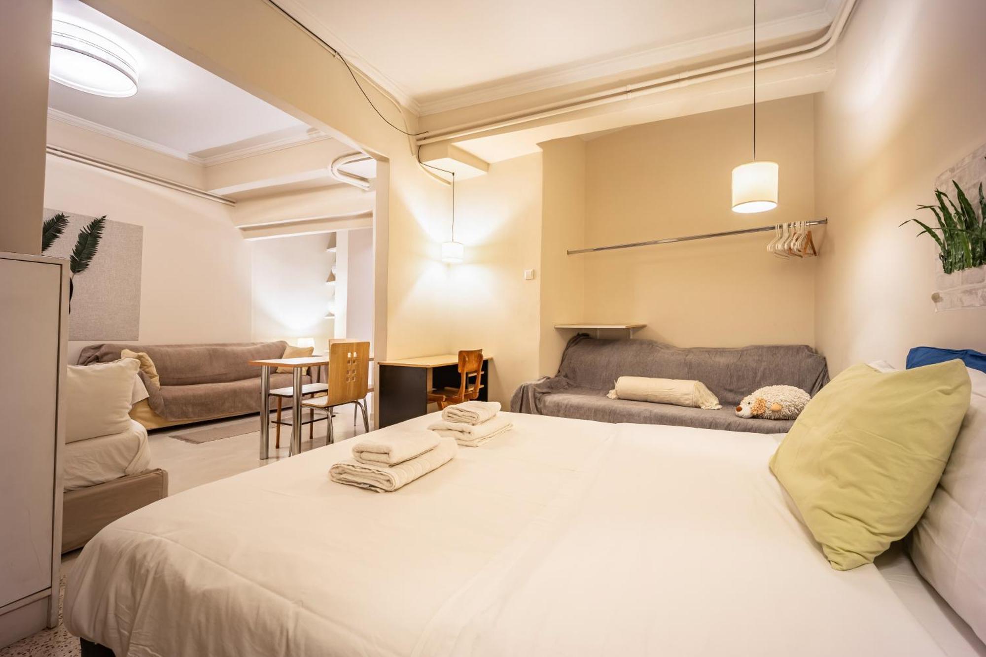Filopappou Decent Apartment アテネ エクステリア 写真